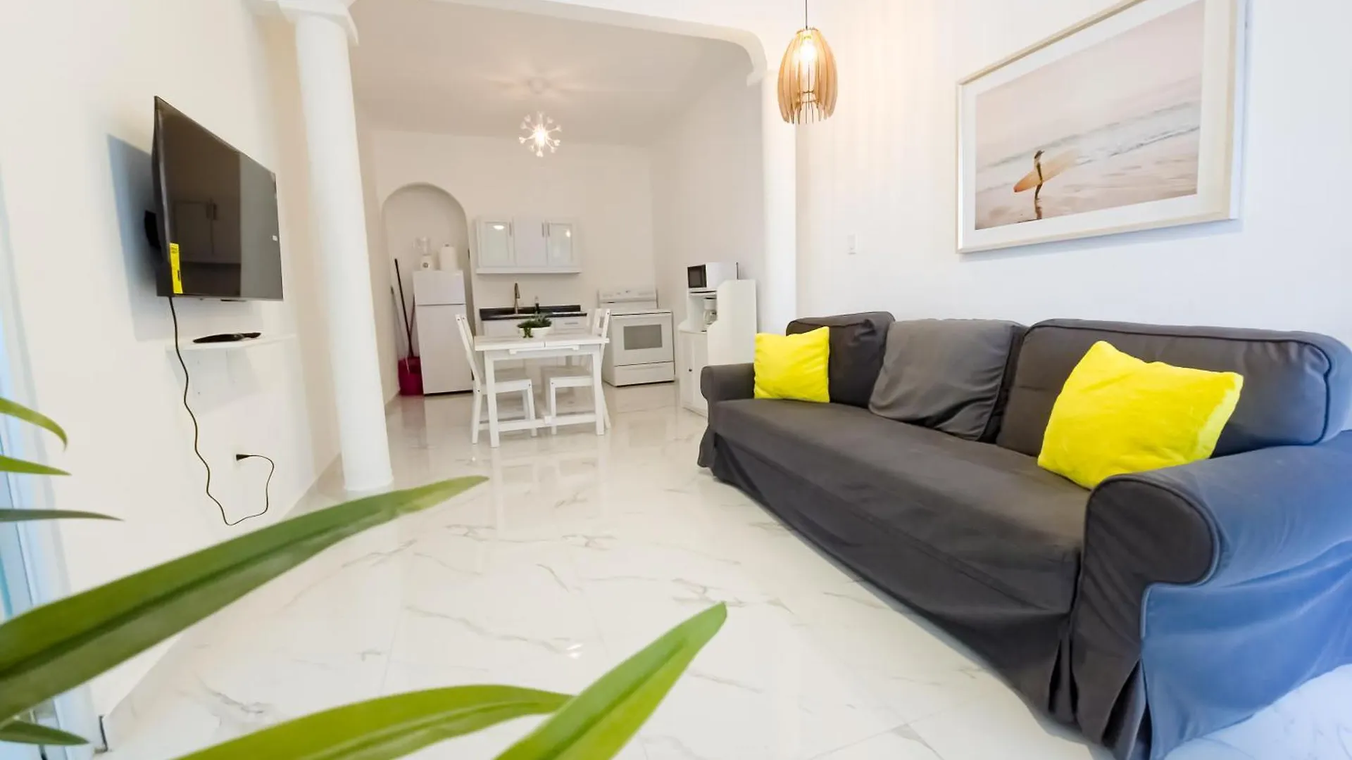 اتصالات Sunny Guest House Near Beach & Restaurants 