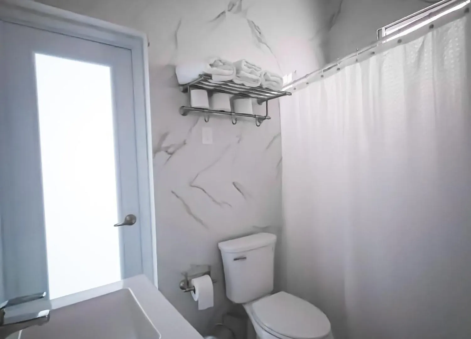 Sunny Guest House Near Beach & Restaurants San Juan Appartement
